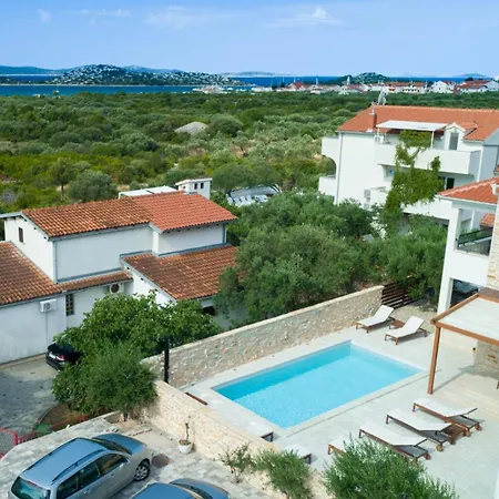 Apartamento Olive Tree 2 *